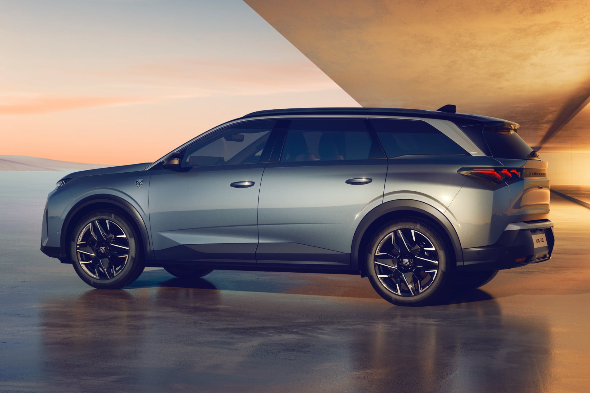 Modern_SUV_Driving