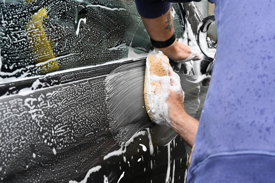 car_waxing